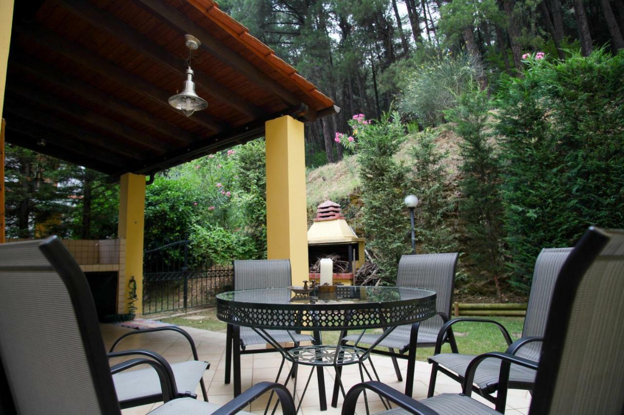 Six Steps From The Forest Zigos  Exterior photo